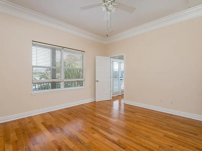 1607 Deleon St — Photo 22