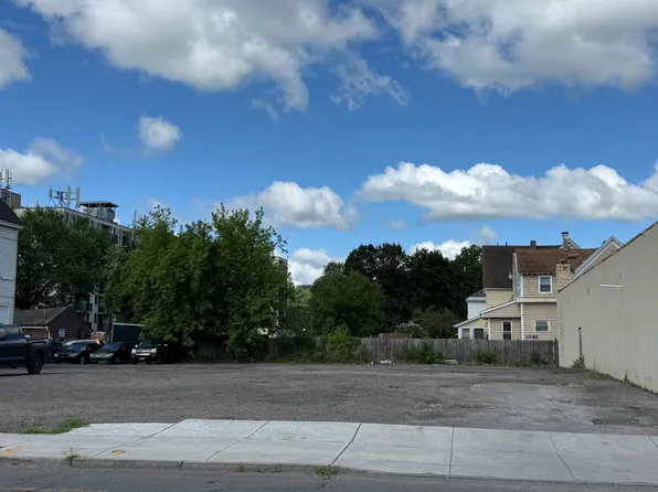 4710 S Salina St, Syracuse, NY 13205