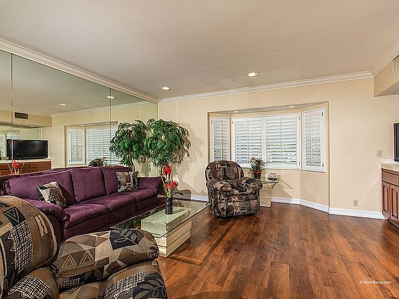 5th image of 6688 Hillgrove Dr