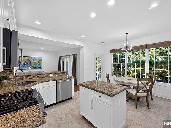 5th image of 10 Camlet Ct #9010