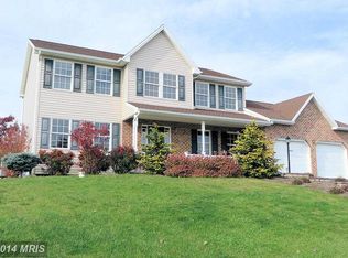 1545 Vaughn Dr, Chambersburg, PA 17202