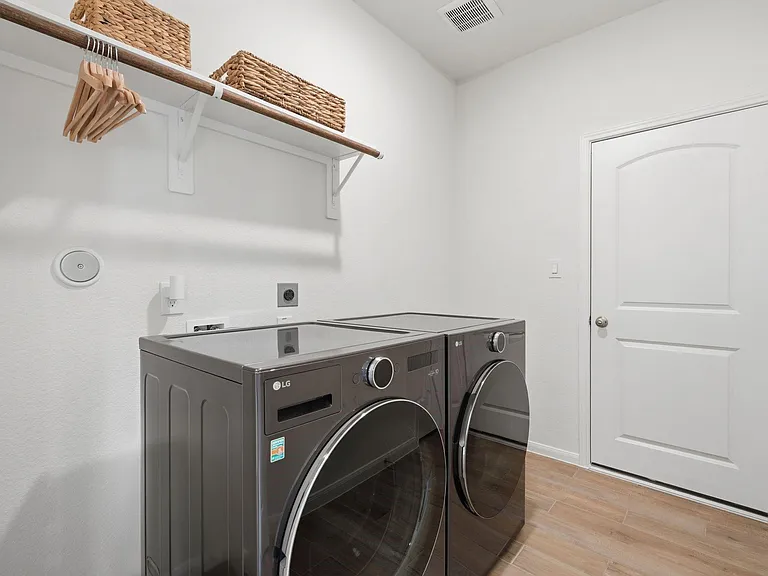 208 Peninsula Point Dr — Photo 43