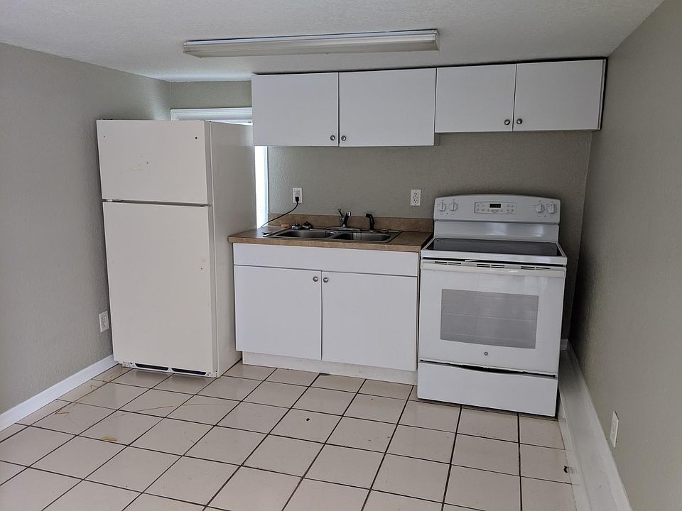 1st image of 1830 Avenue O SW APT B
