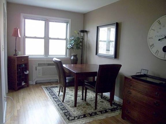 5th image of 124 S Buckhout St