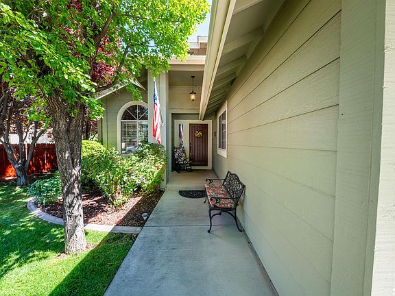 5th image of 1681 Lantana Dr