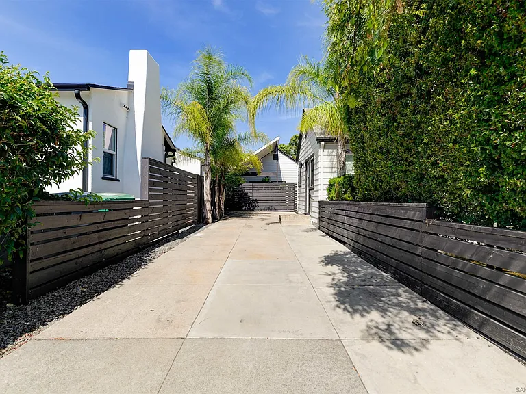 4774 College Ave — Photo 16