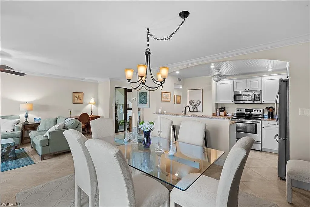 579 Seaview Ct — Photo 1
