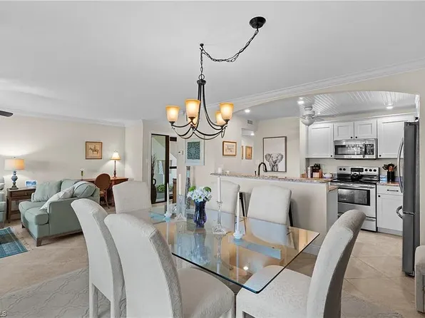 579 Seaview Ct, Marco Island, FL