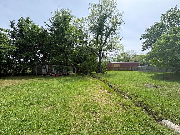 4th image of 1110 W Holt Rd