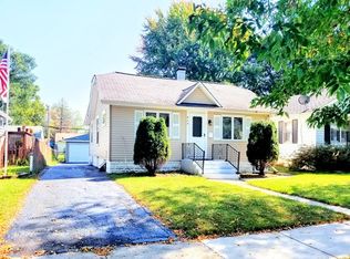 415 N Harrison Ave, Aurora, IL 60506