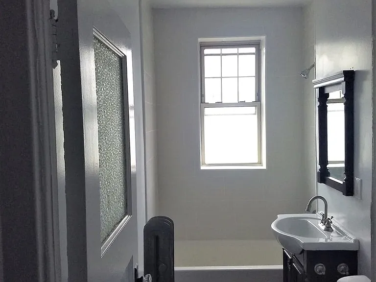388 Bloomfield Ave #2 — Photo 8
