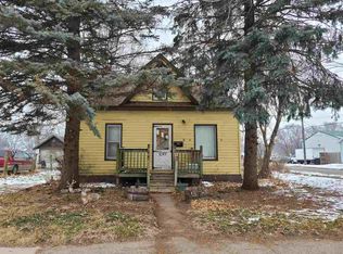 2027 Mulberry St, Waterloo, IA 50703