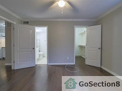 3rd image of 2449 Fort Worth St #208
