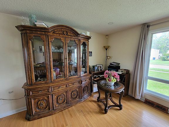 2nd image of 109 Ava Ln