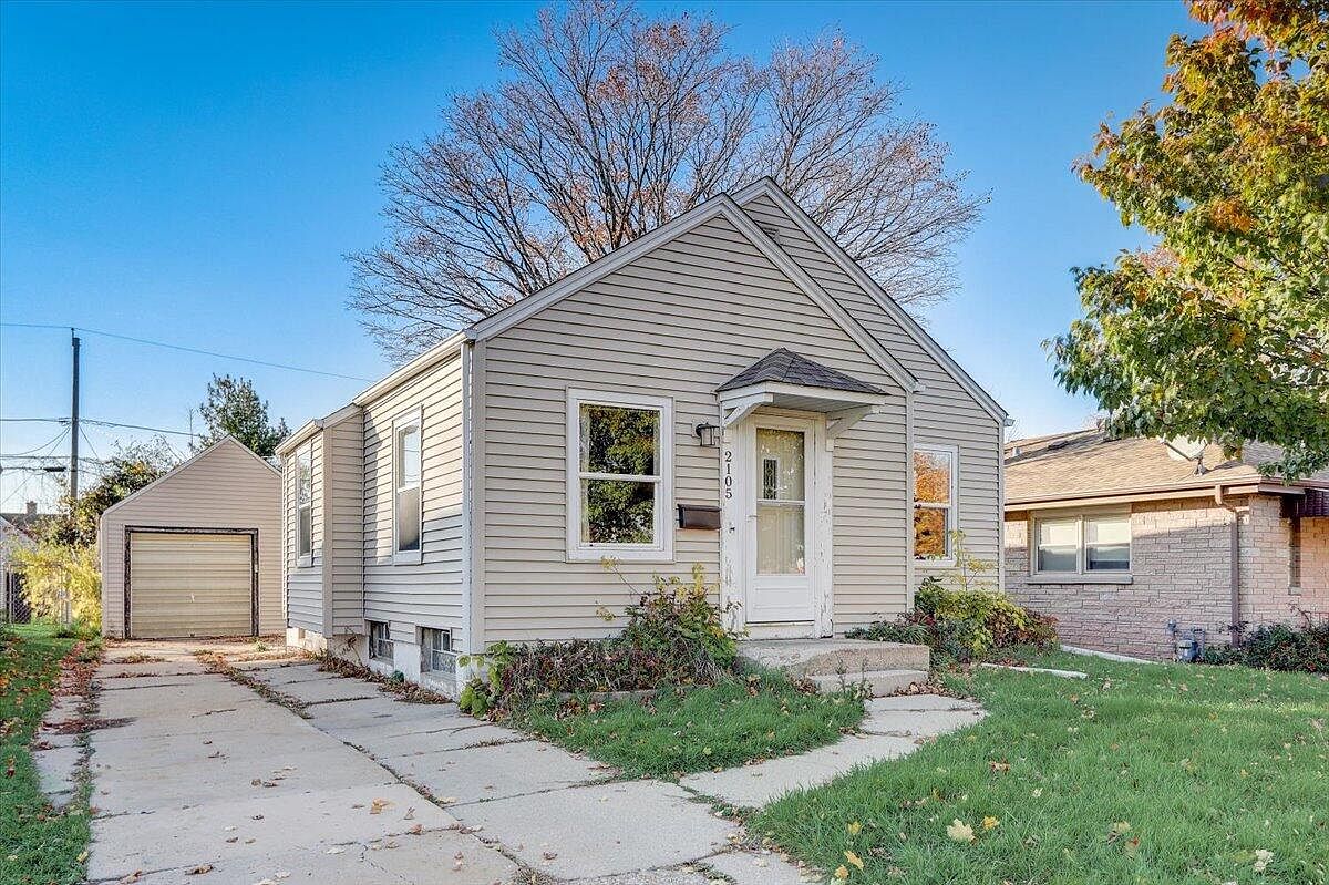 2105 South 97th St, West Allis, WI 53227 Zillow