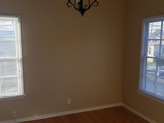 3rd image of 200 W Cypress St #1/2