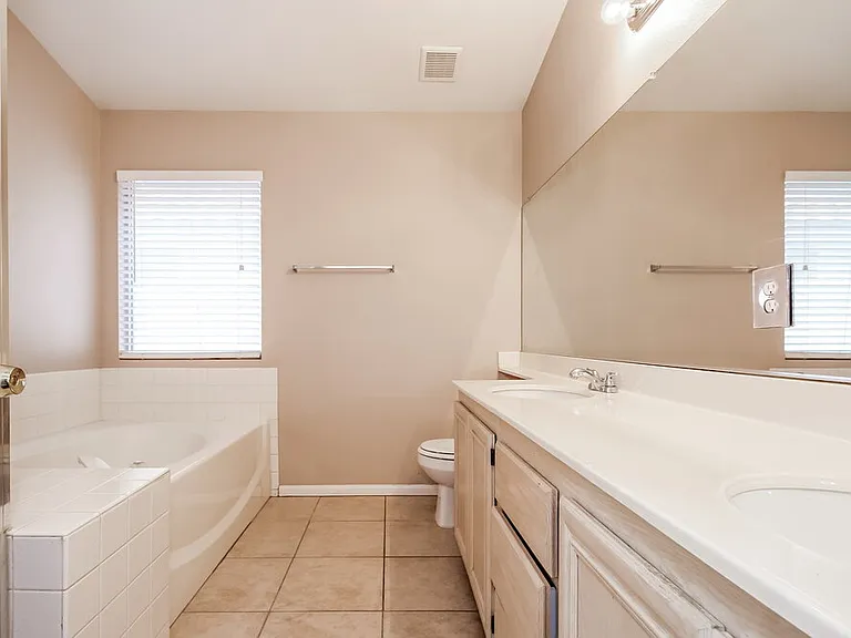 4446 Wild Honey Ct — Photo 10
