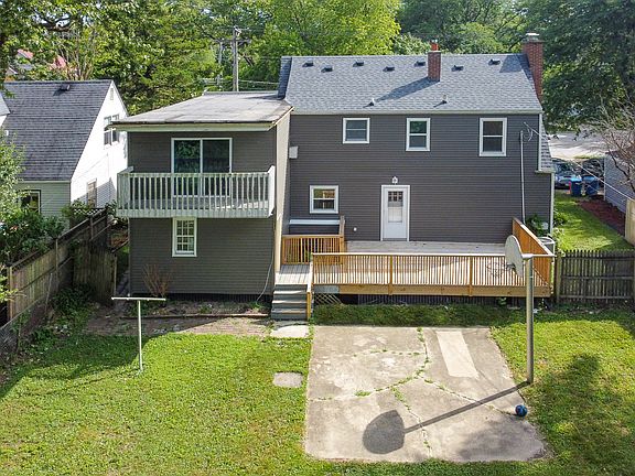 3rd image of 1527 W Galena Blvd
