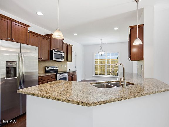 4th image of 317 Sand Grove Drive