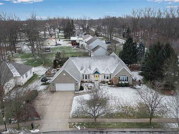 3rd image of 7 Clearwater Dr