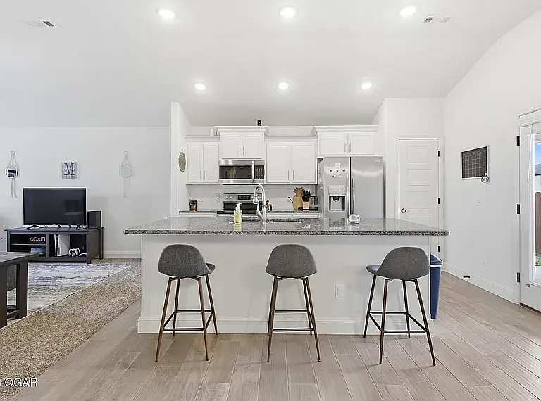 5603 W 33rd St — Photo 5