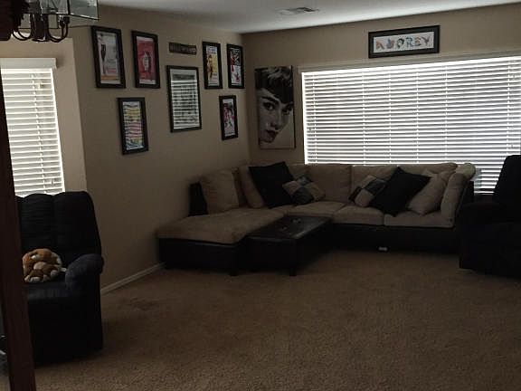 4th image of 343 S 221st Dr