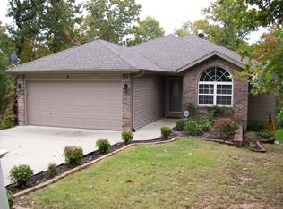 8 Wickham Ln, Bella Vista, AR 72714
