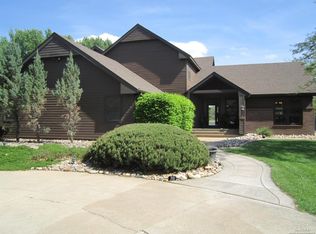 2 Red Fox Ln, Salina, KS 67401