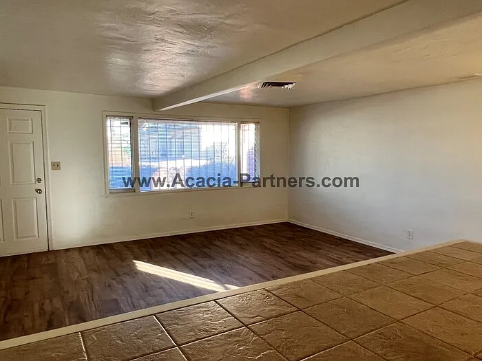 1615 N Tyndall Ave — Photo 6