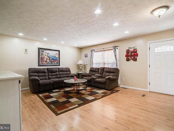 4th image of 4405 Hastings Ct W