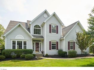 2955 Woodcrest Dr, Akron, OH 44333