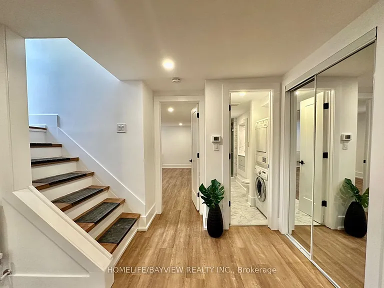 43 Wineva Ave #LOWER — Photo 8