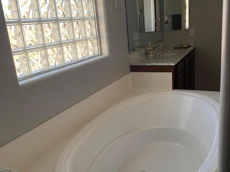 2219 E Wisteria Dr — Photo 32