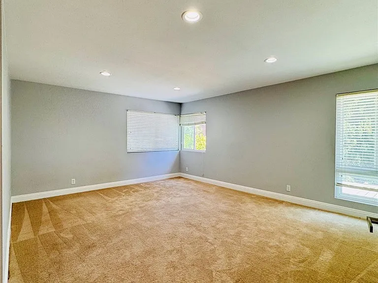 1413 W Moore Ave — Photo 9