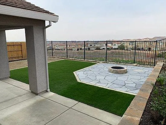 835 Baronial Ln — Photo 13