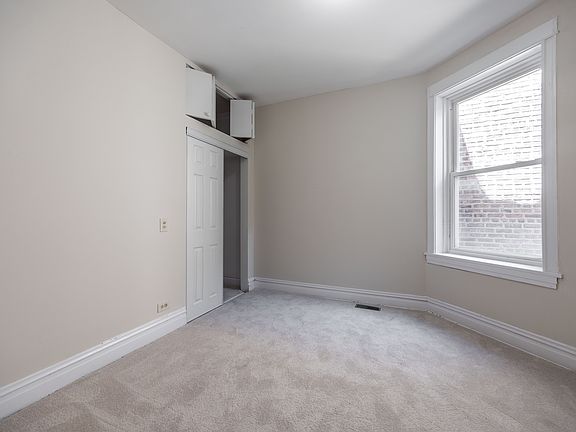 4th image of 2110 N Avers Ave