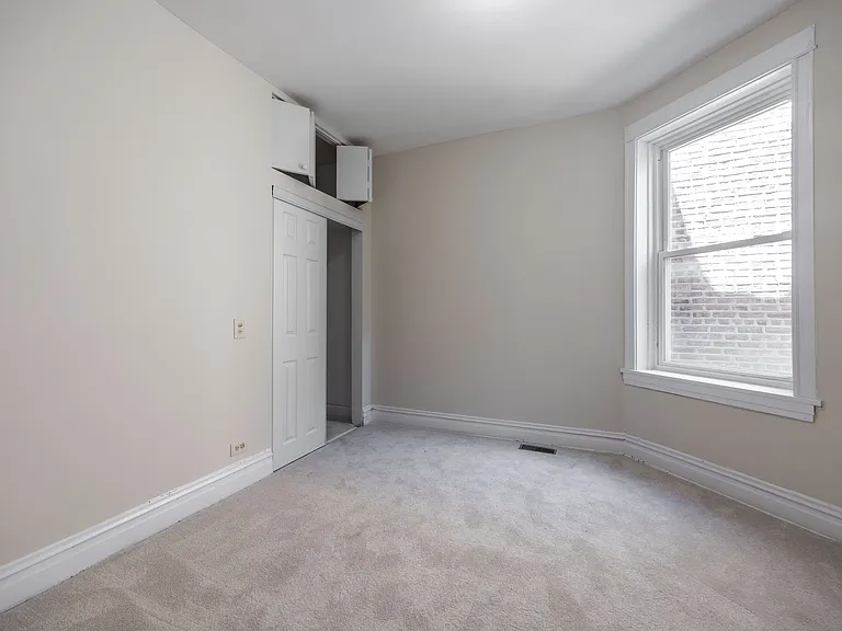 2110 N Avers Ave — Photo 7