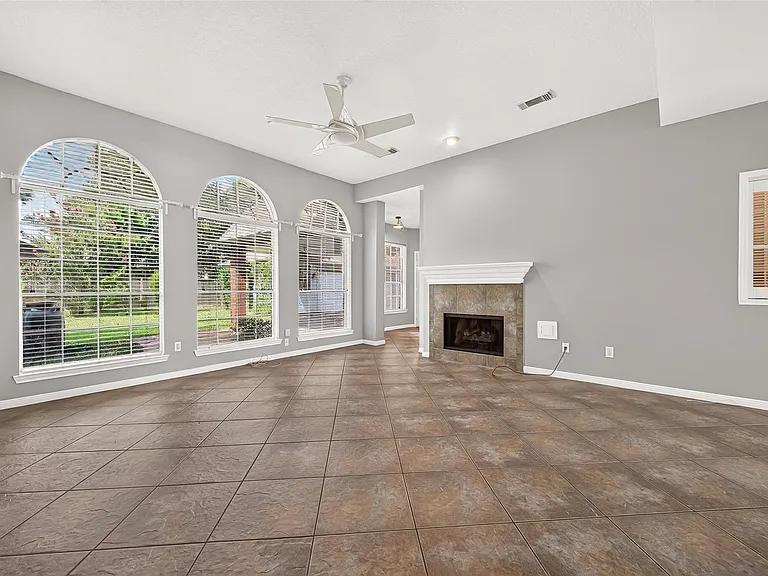 2106 Avenida La Quinta St — Photo 10
