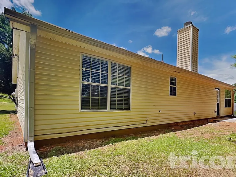 190 Fairclift Dr — Photo 16