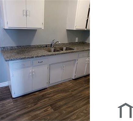 1st image of 1124 W 117th St #8