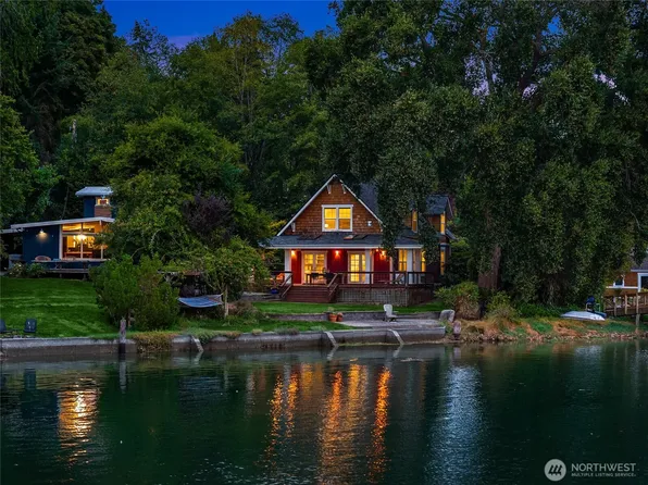 15122 & 15128 NE Anna Vera Lane, Bainbridge Island, WA 98110