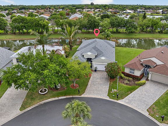 4th image of 608 SW Calamondin Way Way SW