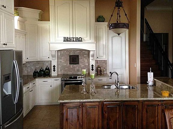 4th image of 2350 Longue Vue Dr