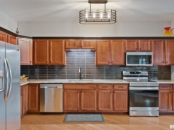 3rd image of 110 19th St Suite 313