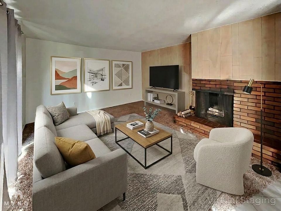 1st image of 705 NE 108th Ave