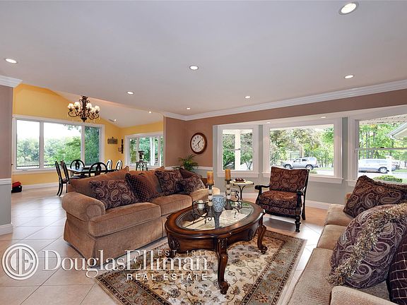 3rd image of 116 Sheridan Ave