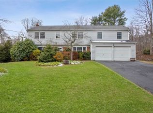 17 Hargrove Dr, Stony Brook, NY 11790
