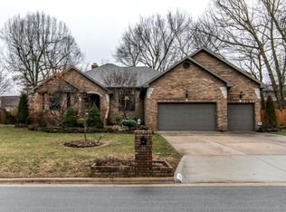 4114 E Linwood St, Springfield, MO 65809