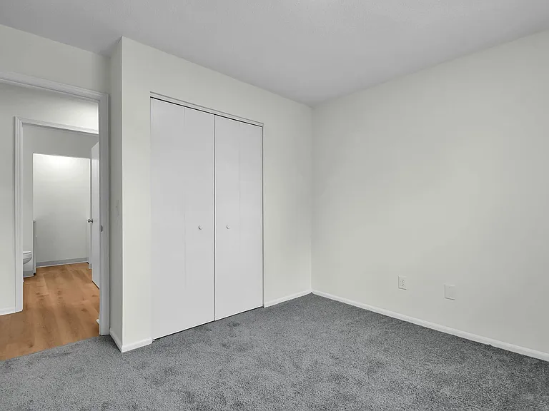 Coventry Apartments — Photo 9