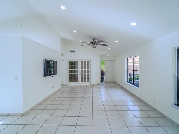 5th image of 7590 Martinique Blvd